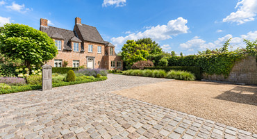 Villa in Damme